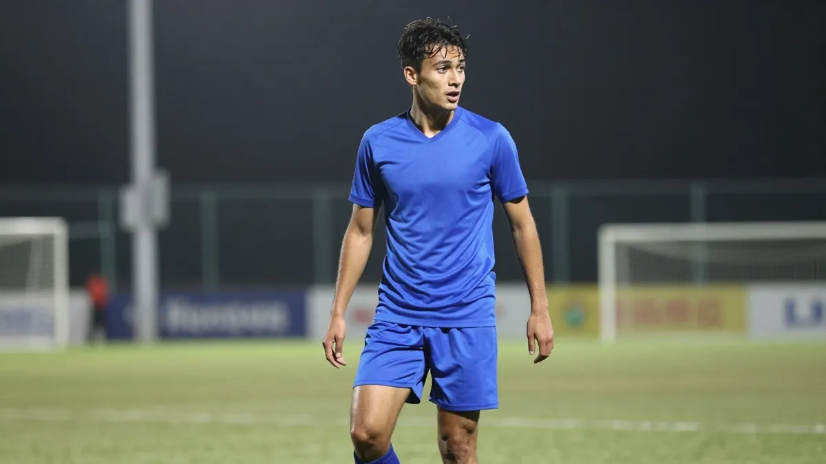 Wycombe Wanderers mourns the death of Quevin Castro, a former EFL striker who played against the team, with a tribute...