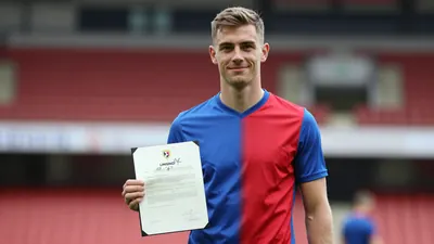 Wycombe Wanderers Sign Right-Back from Swansea City on Loan
